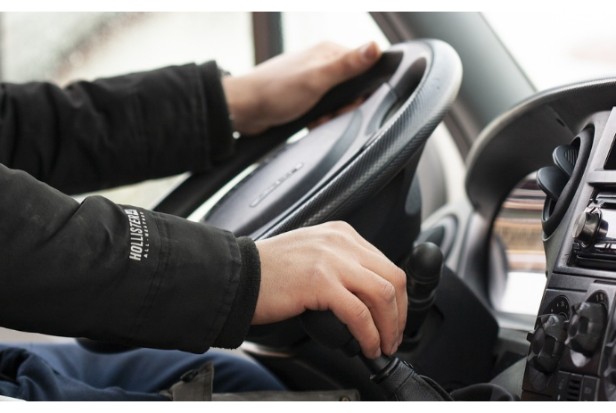 5 Common Causes For Your Steering Wheel Is Shaking