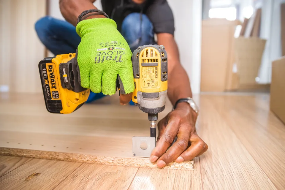 Hand and Power Tools: Which One Should You Use?