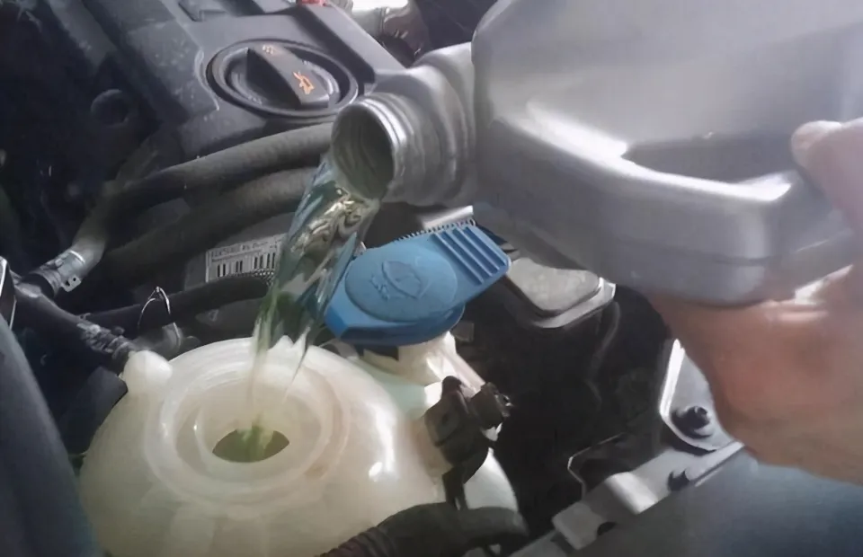 How Long Does Coolant Last in a Car - How Often to Change