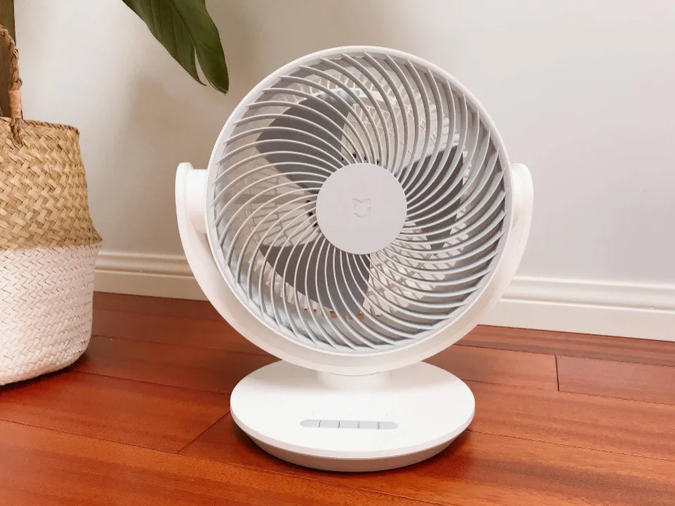 Pedestal Fans vs Tower Fans - Which One is Better to Use?