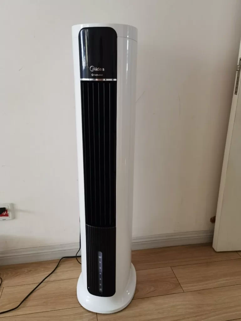 Pedestal Fans vs Tower Fans - Which One is Better to Use?